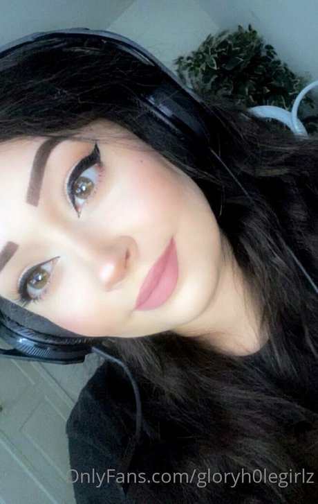 gloryh0legirlz onlyfans model