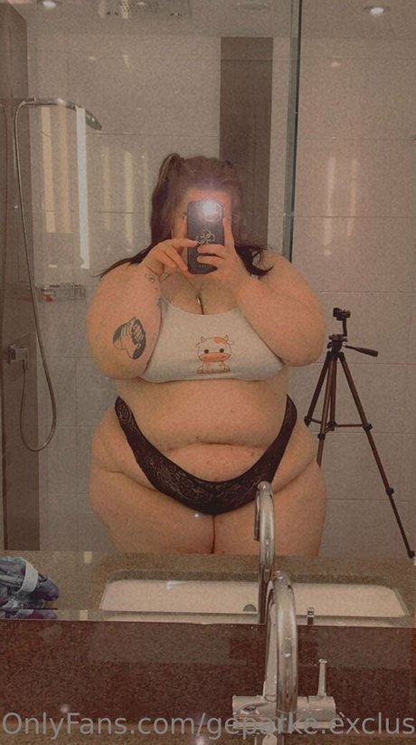 cum fetish onlyfans nude shot