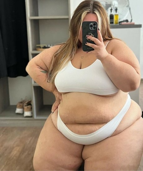 Wero7 7 7 onlyfans model images