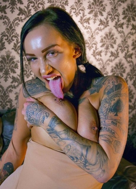 Chantelle Fox desnuda onlyfans