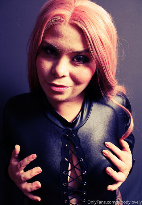 bloodylovely onlyfans striptease