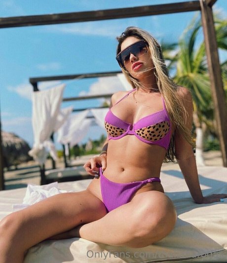 thalianarodas onlyfans public photos