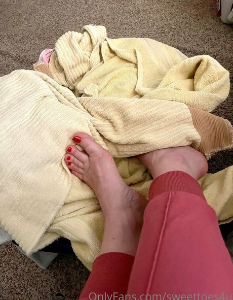 sweettoes4u onlyfans nude tits