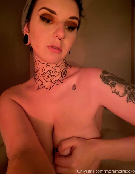 moremoiraxoxo onlyfans public photos