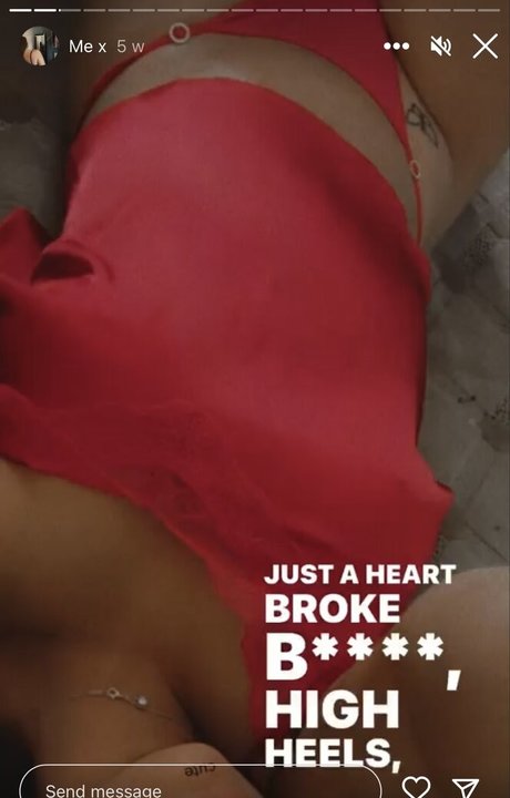 Ebony Maisie onlyfans posts