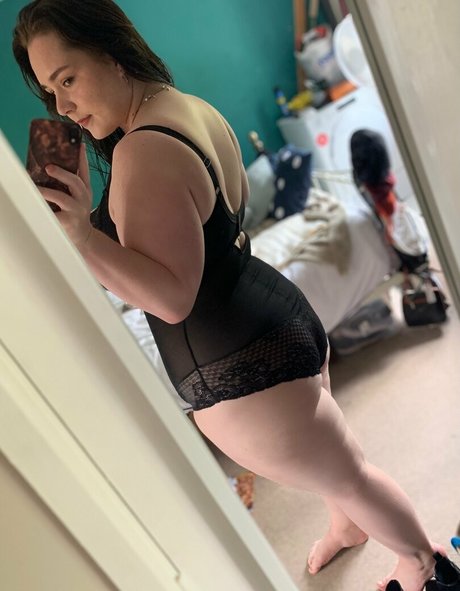 Cherrycola1990 only fans