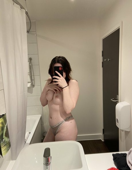 ashleysquirts desnuda onlyfans