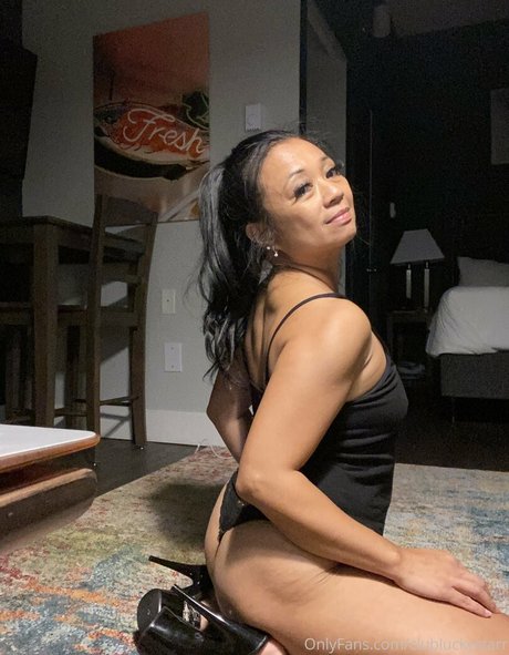 clubluckystarr nudes only fans