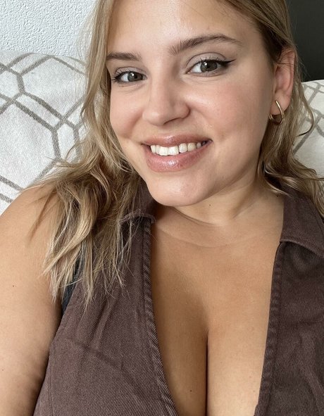 Trisone onlyfans striptease