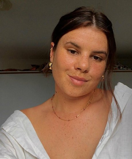 Mirra R onlyfans sex