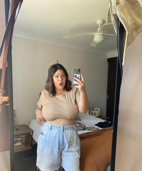 Mirra R onlyfans leaj