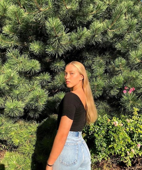 Juliette Bossu onlyfans explicit content