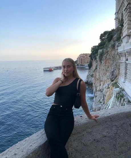 Juliette Bossu onlyfans joi