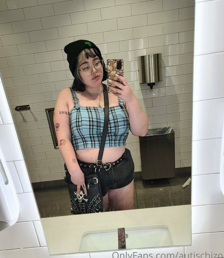 autischizo nude onlyfans