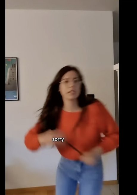 ailaughatmyownjokes onlyfans boobs