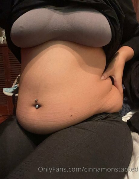 cinnamonstacked only fans leak