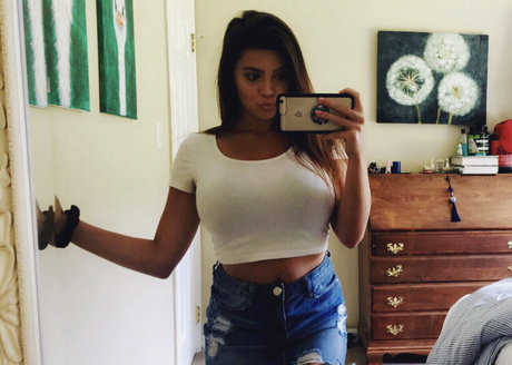 Kaylee Burnett onlyfans naked