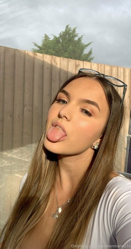 brown eyes kitty onlyfans free shots