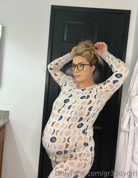 gr33dygirl onlyfans leaked porn