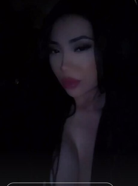 _xsvee nude only fans