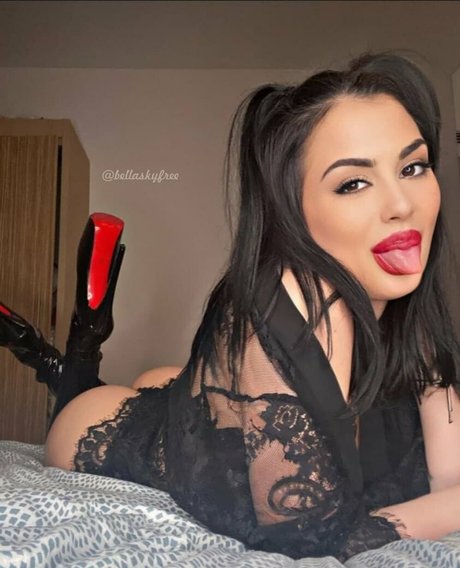 charlottejohnsonn onlyfans creator