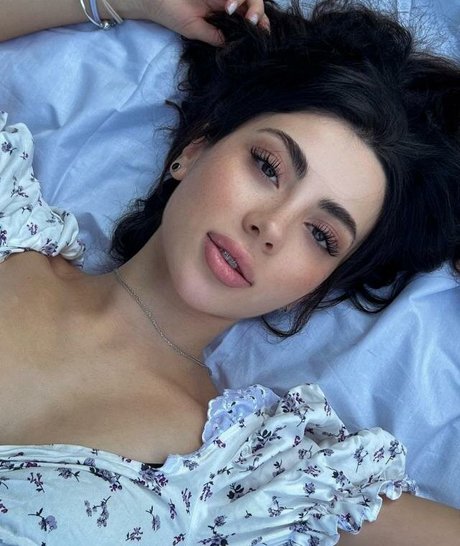 Sevinch Salmanova strip onlyfans