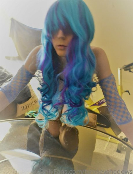 tsroseyshadows onlyfans strip tease