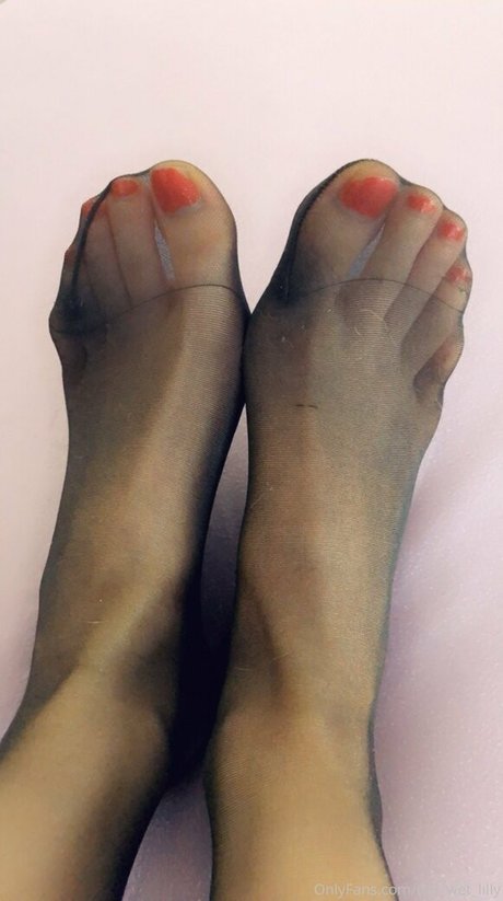 hot wet lilly onlyfans leakd