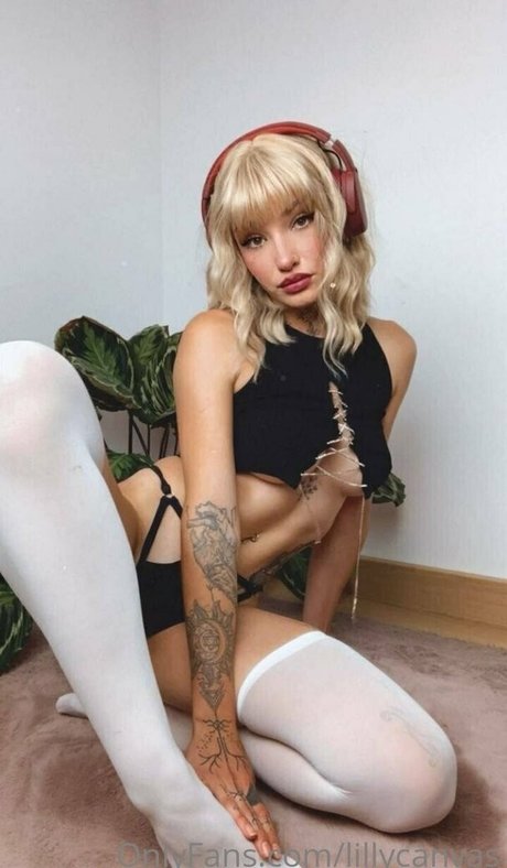lillycanvas porn leaked onlyfans