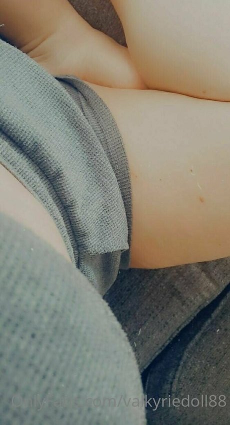 valkyriedoll88 onlyfans leak free