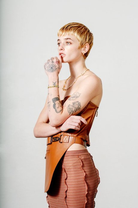 Esther McGregor onlyfans pictures