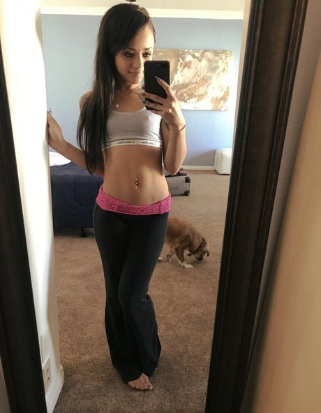 hollyhendrix_ onlyfans leakd