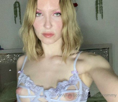 cutelittlemommy onlyfans free