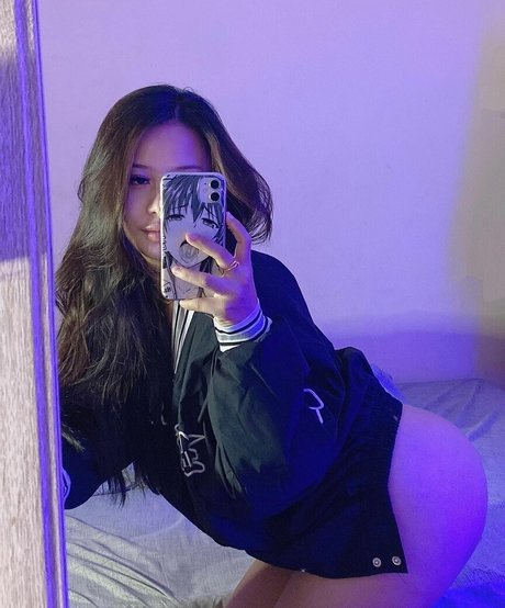 Crystal Senpai onlyfans explicit content