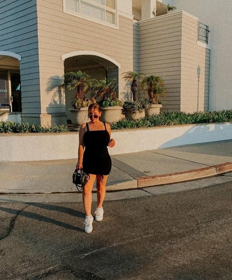 Nikki Kay onlyfans model photo