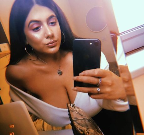 Beth G onlyfans nude pics