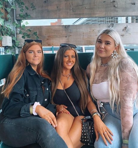 Beth G onlyfans public photos