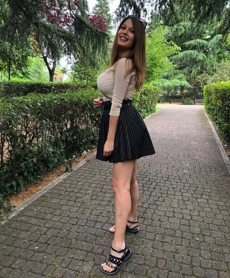 ileniatenaa onlyfans pictures