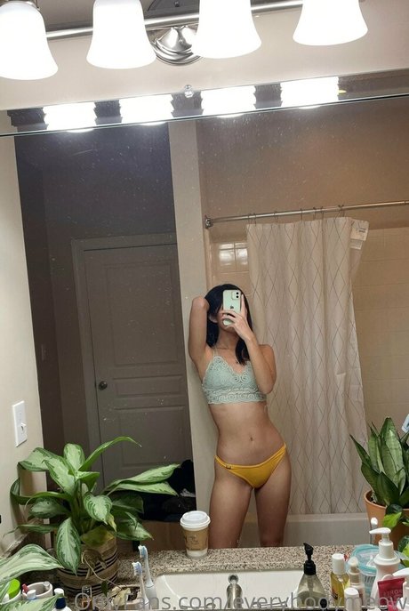 everybodymeow onlyfans sex leaks