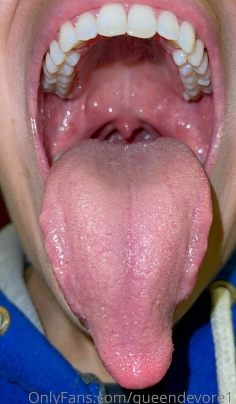 queendevore1 tits onlyfans