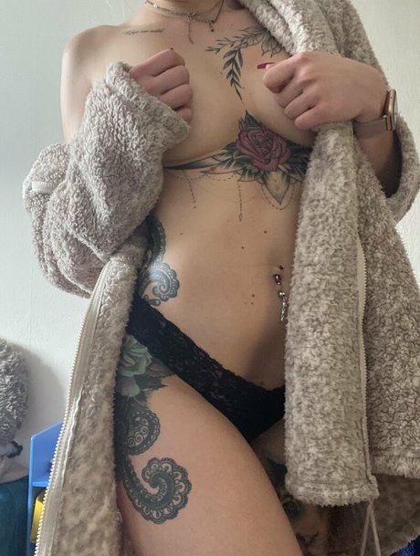 joymontana onlyfans striptease