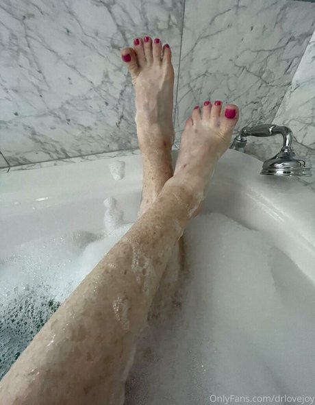 drlovejoy topless onlyfans