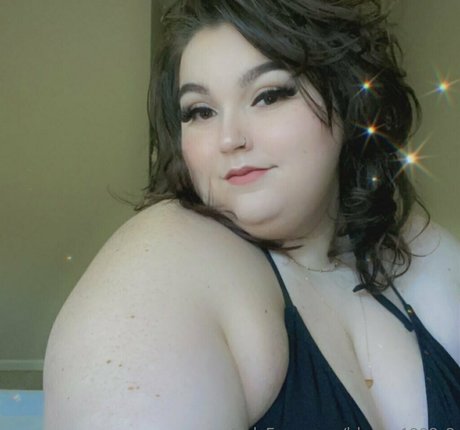 blynne1998 2 onlyfans nude pictures