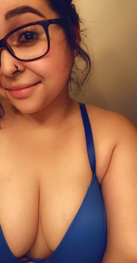 korinam18 onlyfans naked