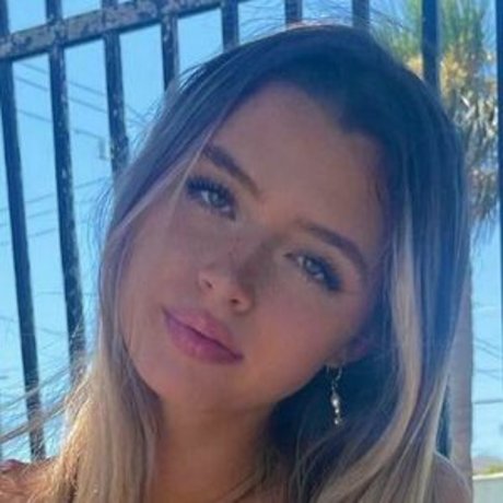 Ainsley Weber strip onlyfans