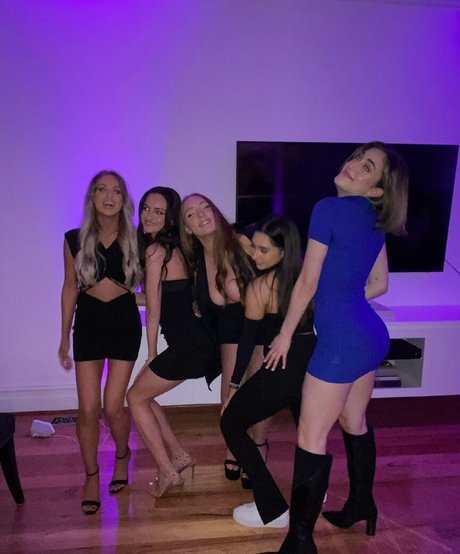 Dannielle Ashurst onlyfans model photo