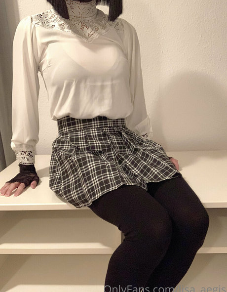 lisa aegis nude on onlyfans