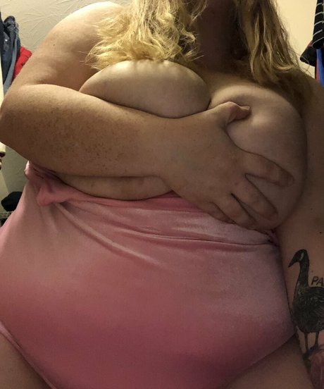 bbwcherrybomb only fans photos