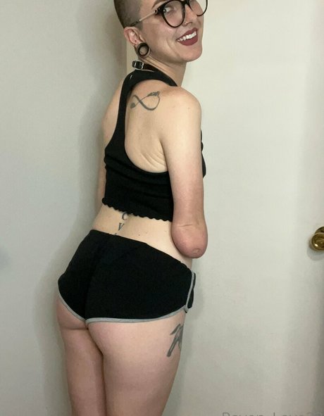 raven love22 onlyfans sexy