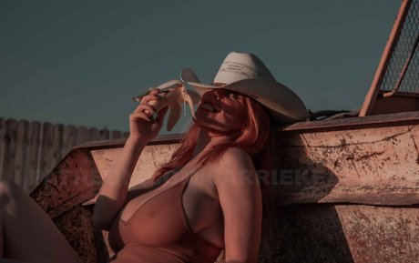 Carrie Keagen nude onlyfans leaks